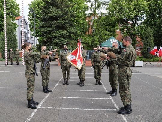 [GALERIA ZDJĘĆ] Terytorialsi złożyli przysięgę! Nowi ochotnicy zasilą szeregi 7 Pom. Brygady Obrony Terytorialnej