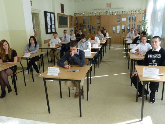 Gimnazjaliści piszą &quot;małą maturę&quot;