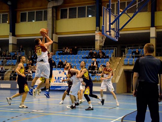 Gonili i dopadli Sokoła. Niesamowita pogoń Decki Pelplin w II połowie meczu