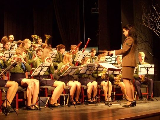 Gorące rytmy Harcerskiej Orkiestry Dętej w środku zimy