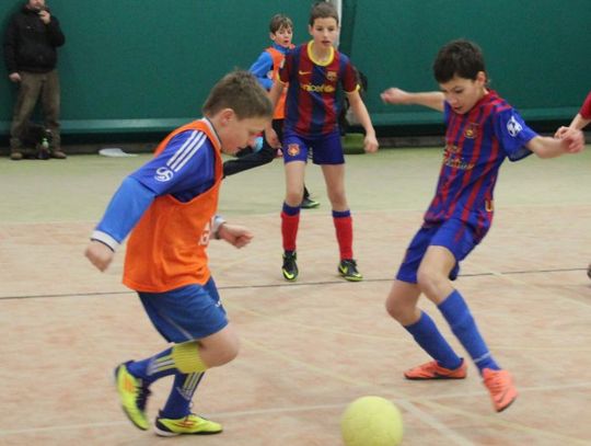 Gwiazdkowy Turniej Piłki Nożnej - górą Pokemony i Suszona Żurawina