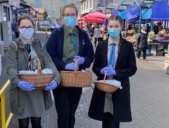  Harcerska „Akcja Maska”. Błyskawicznie rozdali 2 tysiące maseczek!