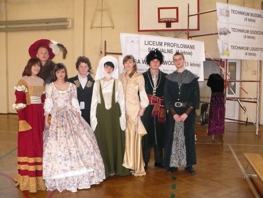 Historia i współczesność – dzień otwarty w Zespole Szkół Budowlanych i Odzieżowych