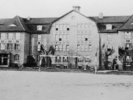 Historia Tczewa: Komandor Adam Mohuczy, dyrektor Szkoły Morskiej