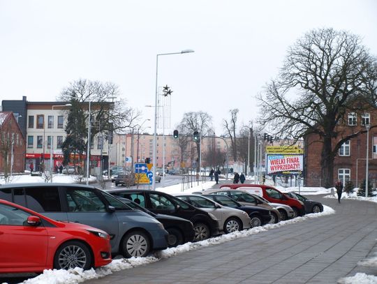 Interwencja Czytelnika: "pod dworcem można stanąć na 15 min a parkują przez pół dnia"