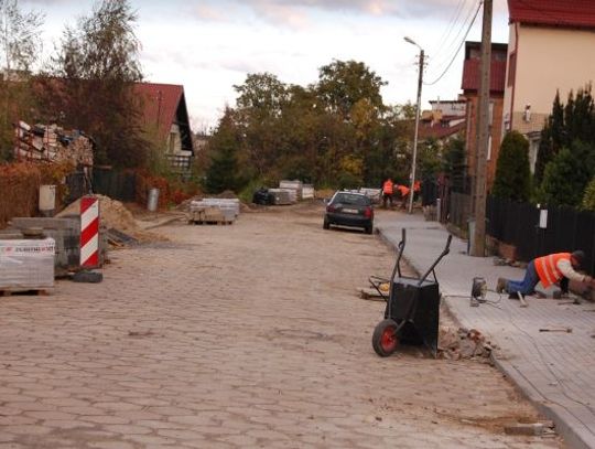 Inwestycje w estetykę Tczewa. Nowa kostka brukowa na ulicach osiedli Czyżykowo i Witosa