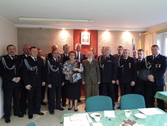 Irena Kasper z Morzeszczyna odchodzi na emeryturę po 41 latach pracy w Urzędzie Gminy. Udzieliła ponad 450 ślubów!