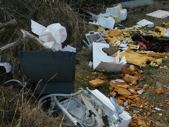 "Jak można być takim brudasem". Urokliwy zakątek zamieniono w śmietnisko!