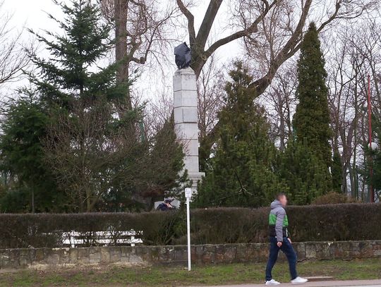 Jak radni głosowaliby dziś w sprawie czerwonej gwiazdy?