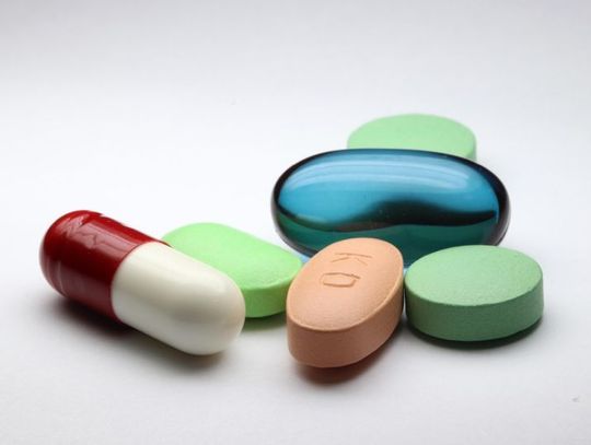 Jak wybrać najlepszego producenta kontraktowego suplementów diety?