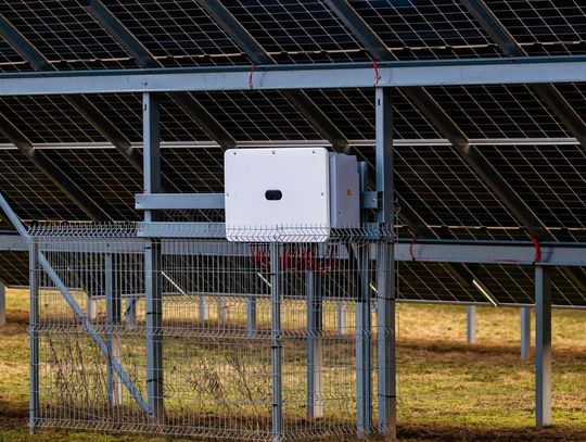 Jakie funkcje oferują falowniki FoxESS?