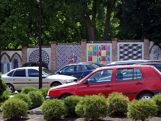 JP II na murze skweru w stylu... Warhola