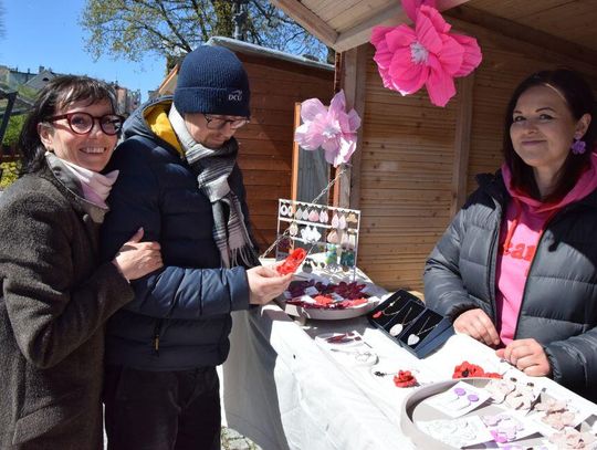 Kameralny Targ otworzył sezon jarmarków. Rękodzieło i smak lokalnych produktów!