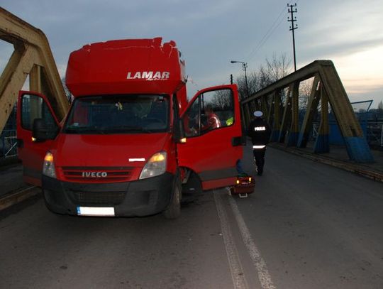Kierowca busu z zarzutami. Trwa śledztwo w sprawie śmiertelnego wypadku na wiadukcie 