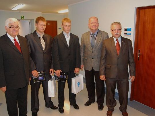 Kobieta przeżyła dzięki nastolatkom. Pacjenci nie tylko narzekają