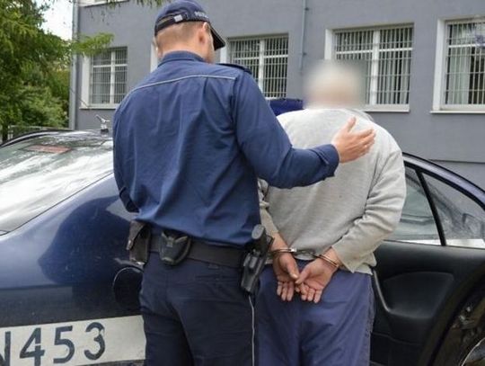 Kolejny mieszkaniec groził żonie śmiercią. Złamał jej nos. Może trafić za kratki na dwa lata