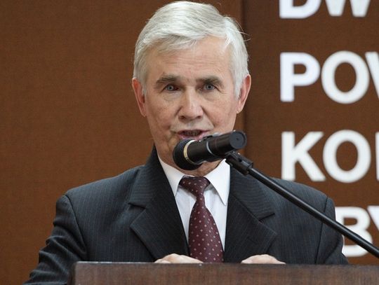 Kontrowersje wokół artykułu o komunistycznej sekretarz