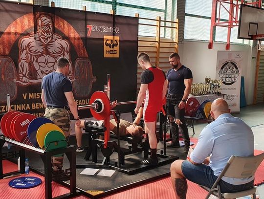 Krystian Liebrecht „wycisnął” 195 kg! Inauguracyjny występ zawodników TCSiR w Tczewie ZOBACZ [WIDEO]