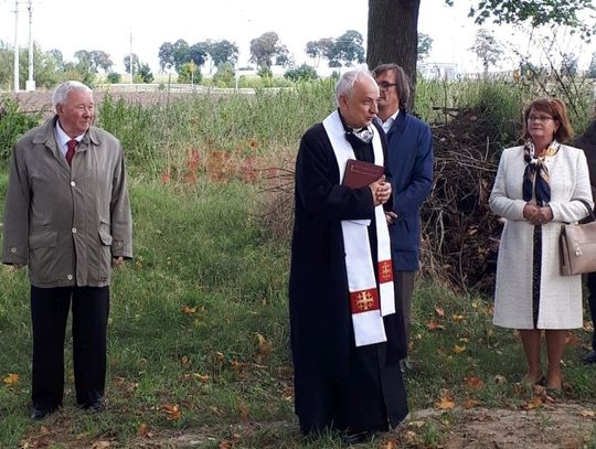 Krzyż na dawnym cmentarzu cholerycznym w Pelplinie 