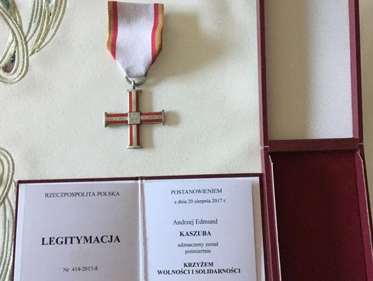 Krzyż Wolności i Solidarności dla Śp. Andrzeja Kaszuby