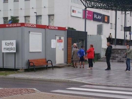 List od Czytelnika: Długie kolejki z karta miejską w tle