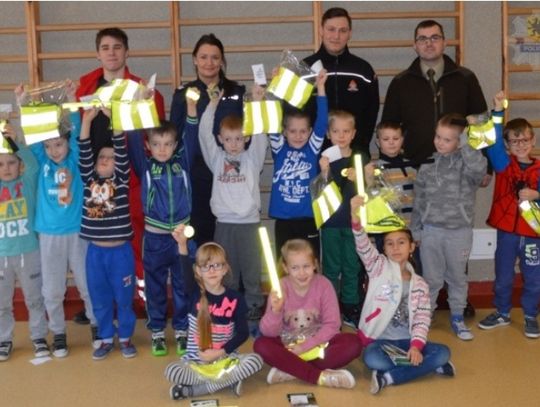 Maluchy ze Swarożyna spotakały się z policjantami