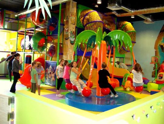 Mama na zakupy, dziecko do... bawialni