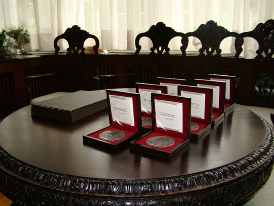 Medale Wdzięczności za pomoc zza granicy w stanie wojennym 