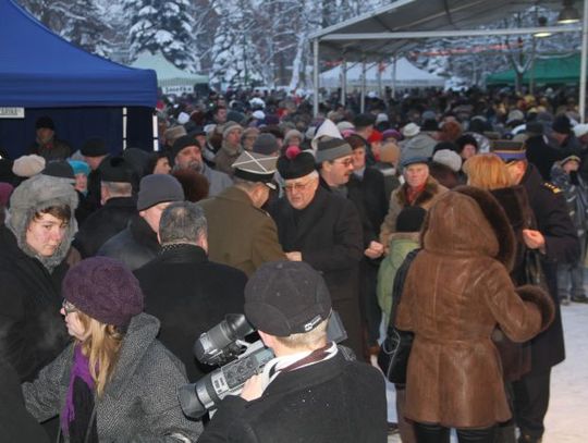 Miejskie spotkanie opłatkowe. Żywy żłobek w parku Kopernika