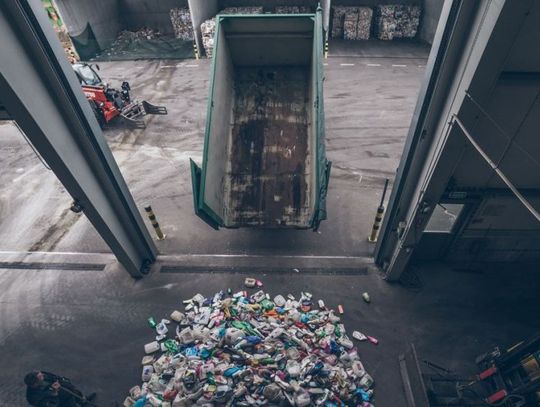 Mieszkańcy mają dosyć nieznośnego fetoru znad ZUOS-u. "Nie można otworzyć okna, wyjść na balkon"