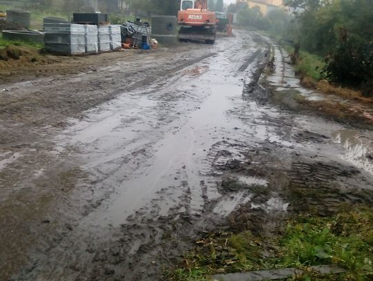 Mieszkańcy pytają: jak przejechać tą drogą?