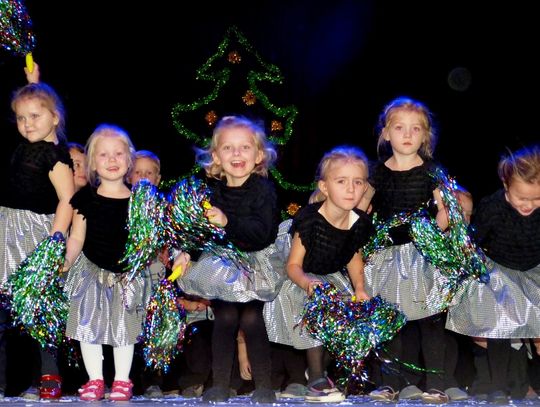 Mikołajkowy koncert "Jarzębinki" w CKiS (ZDJĘCIA)