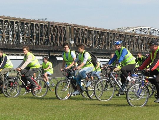Miłośnicy rowerów muszą stosować się do zasad ruchu drogowego