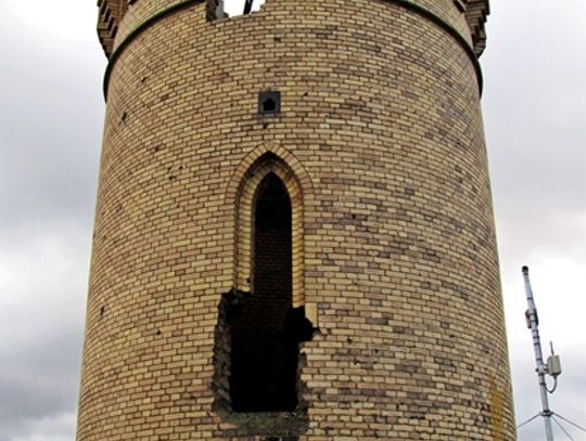 Minister obiecuje pieniądze na remont zabytkowych wieżyczek