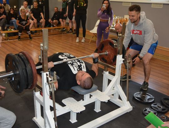 Mistrzowie Tczewa w wyciskaniu na klatę. 200 kg dźwignął Krystian Liebrecht! 