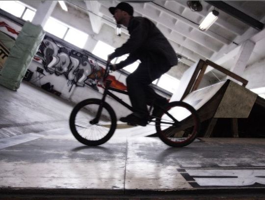 Młodzi skateowcy ujęli prezydenta. Sięgnął do kasy po pieniądze