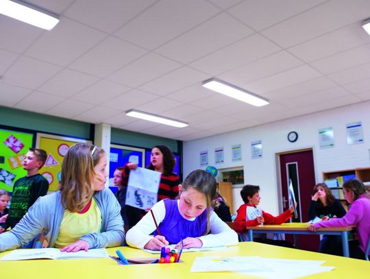 Młodzież z Tczewa walczy o nowe oświetlenie dla swojej szkoły!