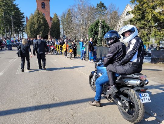 Motocykliści wyjechali na drogi! Policja przypomina: nie jesteś sam na drodze