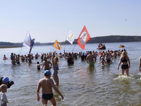 Mroźna kąpiel im nie straszna! Za nami V Bieg Morsa w Turzu (ZDJĘCIA)