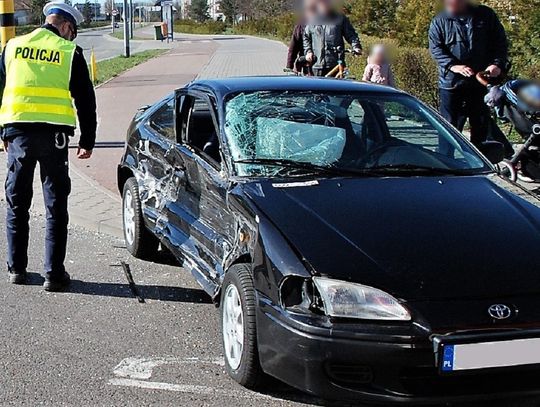 Mundurowi pracowali na miejscu wczorajszego wypadku przy Alei Kociewskiej