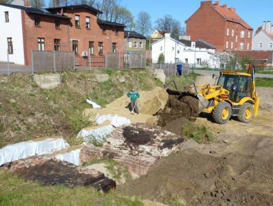 Mury zamkowe na bulwarze pod ziemią na zawsze?