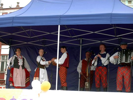 Na pl. Hallera odbył się Dzień Godności Osoby Niepełnosprawnej 