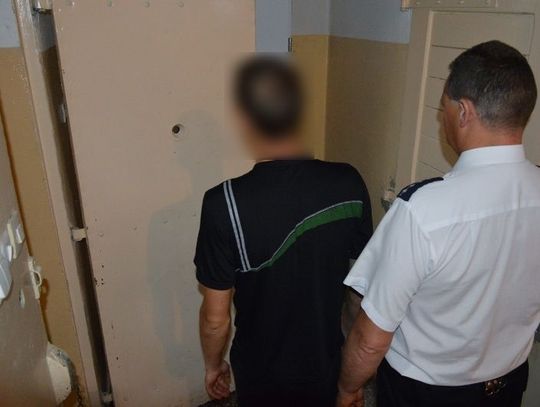 Nagrabił sobie - 36-latek jechał bez prawa jazdy, ubezpieczenia, z dożywotnim zakazem kierowania. To nie wszystko... 