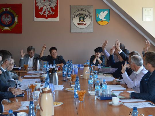 &quot;Nie było przestępstwa.&quot; Śledczy umorzyli sprawę tzw. afery drogowej