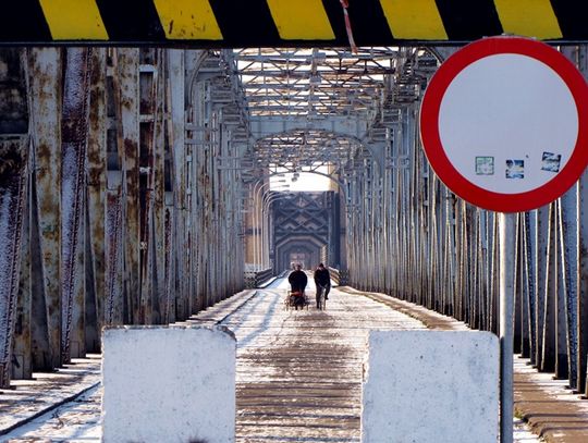 Nie zapomnieć o jednośladach na moście