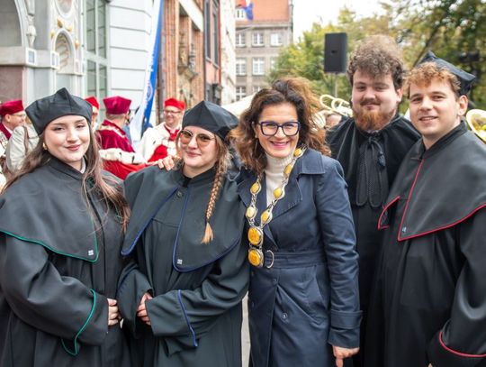 Niech żyje nauka! Gdańskie uczelnie otworzyły rok akademicki kolorową Paradą Uczelni
