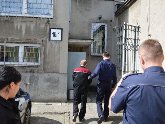 Nocny alarm bombowy w Eatonie. Pracownicy ewakuowani