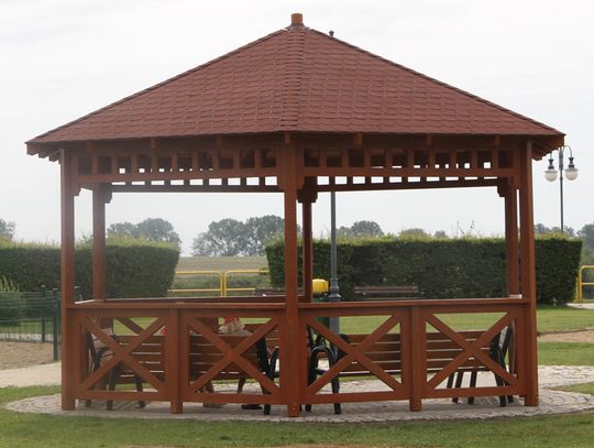 Nowa altana już stoi na tczewskim bulwarze