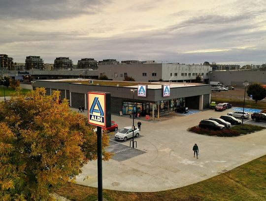 Nowy market popularnej sieci w Tczewie. Ma 1500 m2 powierzchni, wygodny parking i wiele udogodnień dla rodzin z małymi dziećmi