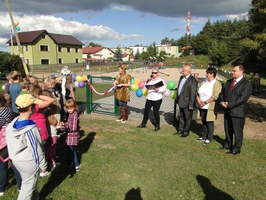 Nowy plac zabaw w Rokitkach